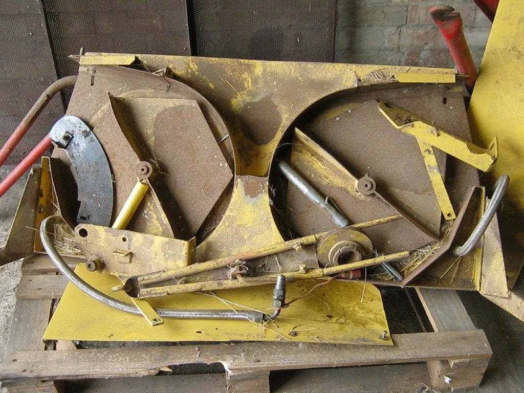 Chaff spreader